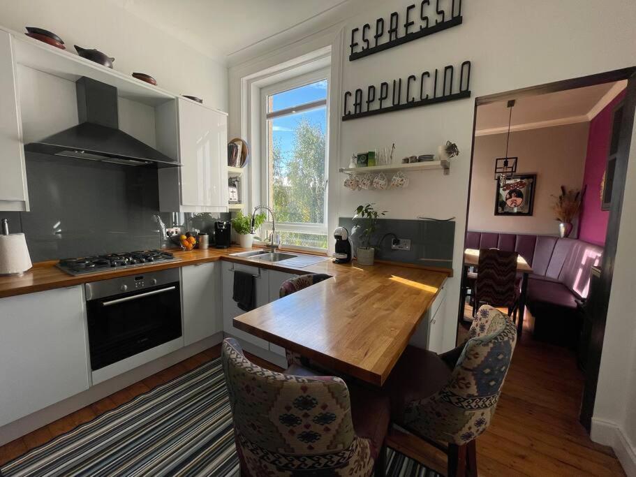 Traditional Apt Close To City Centre & Hampden Glasgow Exteriér fotografie