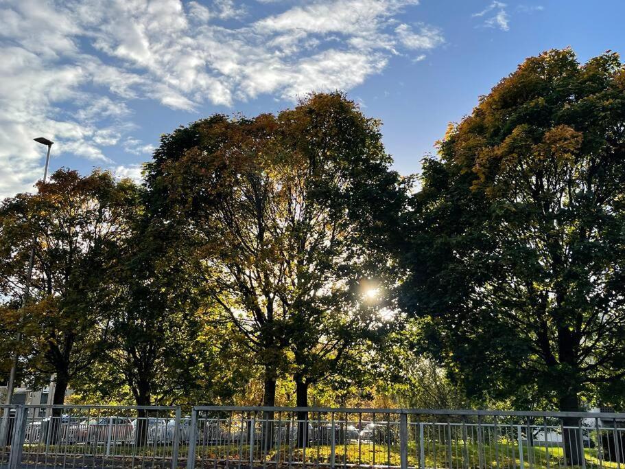 Traditional Apt Close To City Centre & Hampden Glasgow Exteriér fotografie